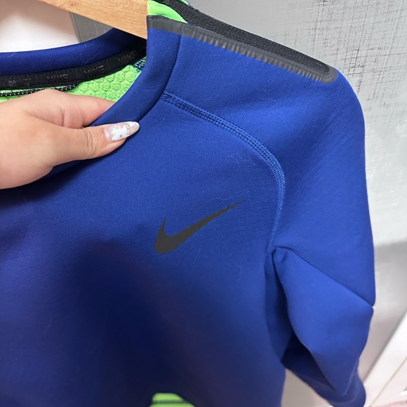 Nike Hoddie - Picture 2 of 4